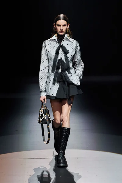 Look 38